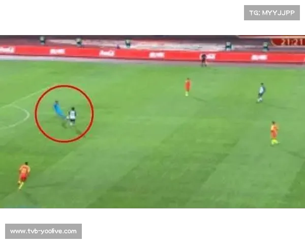 布莱顿门将神勇扑救点球，助球队掌控比赛走势引发热议